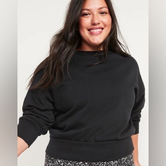 NWT! Black Loose Crew-Neck Plus-Size Cropped Sweatshirt - Size 4X Plus - Picture 1 of 3
